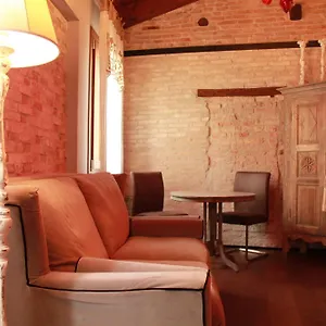 Rosso Charm 3*, Venezia Italia